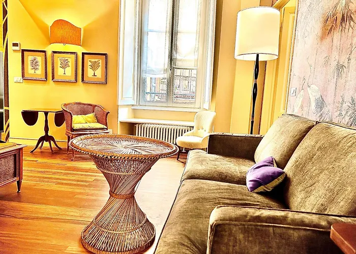 Elegant Historic On A Tree-lined Avenue Near Cadorna Station And Last Supper *