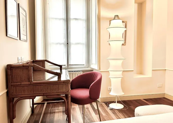 Elegant Historic On A Tree-lined Avenue Near Cadorna Station And Last Supper Milan