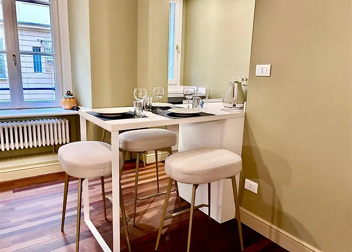 Apartment Elegant Historic On A Tree-lined Avenue Near Cadorna Station And Last Supper *
