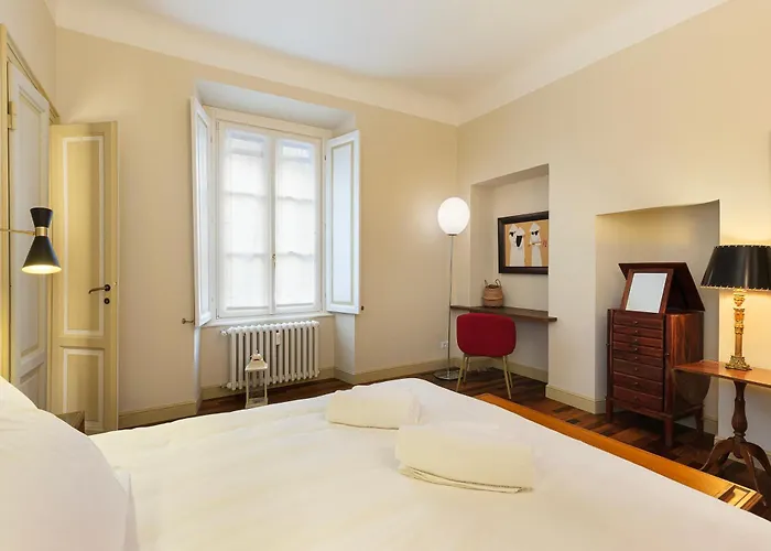 Elegant Historic On A Tree-lined Avenue Near Cadorna Station And Last Supper * Milan
