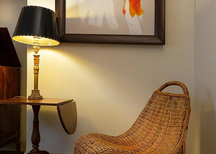 Elegant Historic On A Tree-lined Avenue Near Cadorna Station And Last Supper Milan